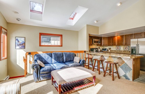 Frisco House | Downtown Frisco Townhome ~ 1 Mi to Lake Dillon!