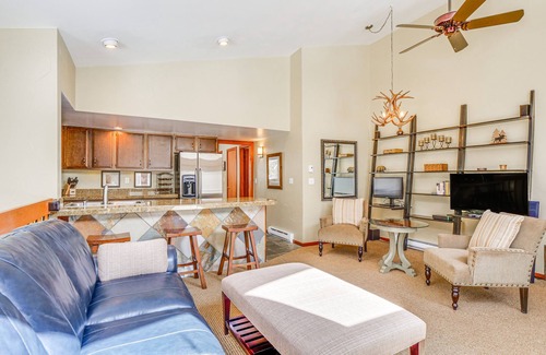 Frisco House | Downtown Frisco Townhome ~ 1 Mi to Lake Dillon!