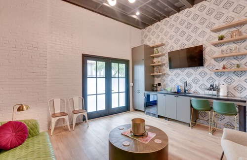 Galveston Condo | Downtown Galveston Home: Walk to Historic District