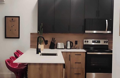 Downtown Halifax Apartment | Downtown Gem, Perfect for Families & Groups, AC