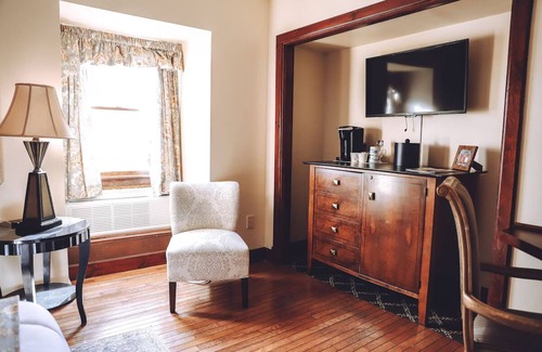 Milford House | Downtown Gem: Top-Rated Location, Modern Comfort, Historic Charm!