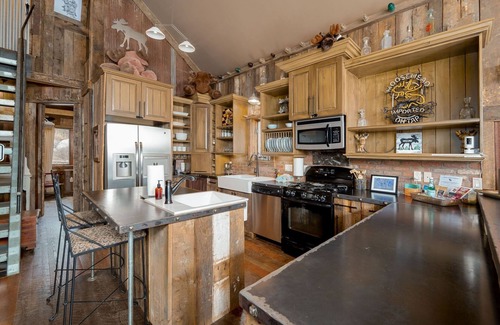 Grand Lake House | Downtown Grand Lake - 316 Grand Ave 2 Bedroom Home by RedAwning
