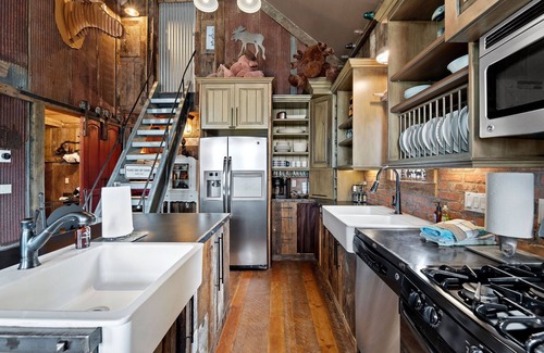 Grand Lake House | Downtown Grand Lake - 316 Grand Ave 2 Bedroom Home by RedAwning