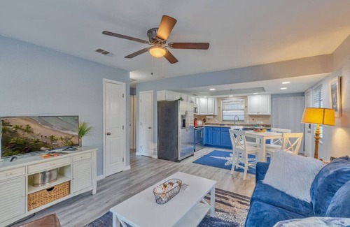 Gulfport Apartment | Downtown-Gulfport/Cooled Pool