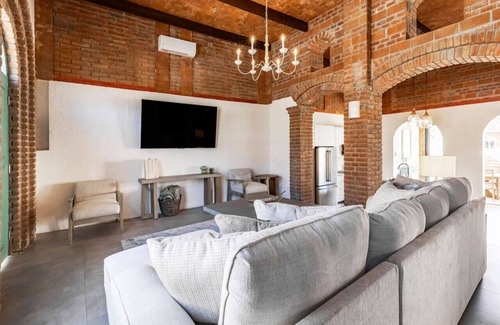 Downtown San Jose del Cabo House | Downtown Historic Home! - Starlink Wifi - Pool