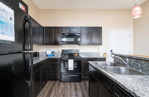 Downtown Indianapolis Apartment | Downtown INDY Private Bedroom - Shared