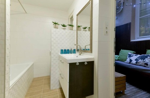 Palace District Apartment | Downtown Island of Peace by NW