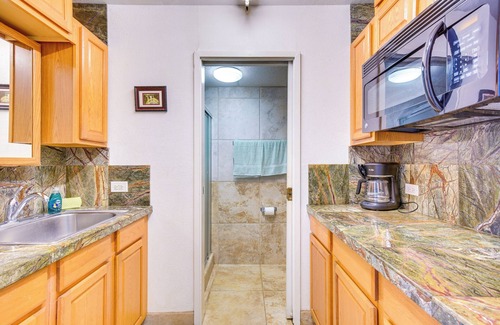 Historic Kailua Village Condo | Downtown Kailua-Kona Escape: Steps to Ocean!