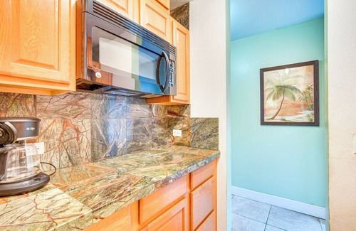 Historic Kailua Village Condo | Downtown Kailua-Kona Escape: Steps to Ocean!