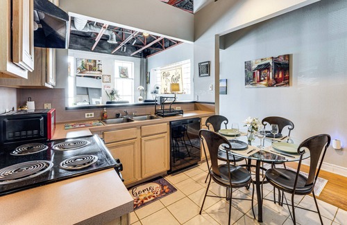 Central City Apartment | Downtown Loft in Corpus Christi: Walkable Location
