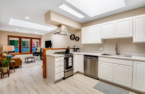 Port Angeles Hotel | Downtown loft + studio with water/city views, 2 full kitchens, & free WiFi