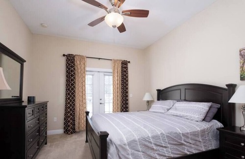 University Heights Condo | Downtown Luxury 2/2 Condo, Pool!