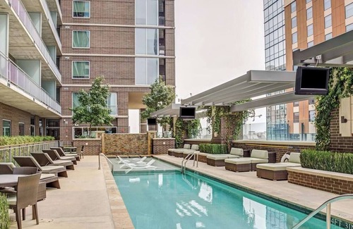 Downtown Austin Apartment | Downtown | Luxury 2BD Apt. | Pool | Gym | Great Views