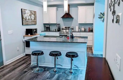 Wilmington House | Downtown Luxury: King Suite - Riverwalk/Castle St!