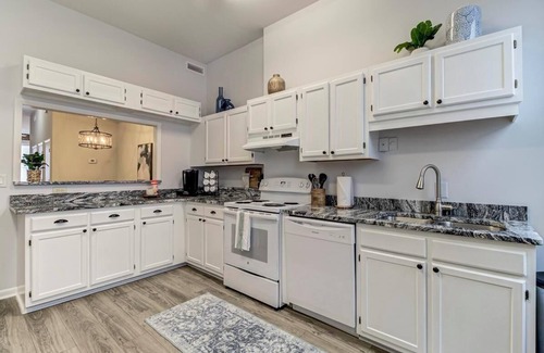 Wilmington Historic District Apartment | Downtown Luxury Loft