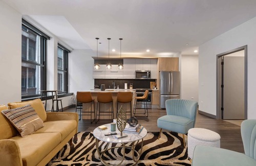Downtown Chicago Apartment | Downtown Luxury + Unmatched Comfort