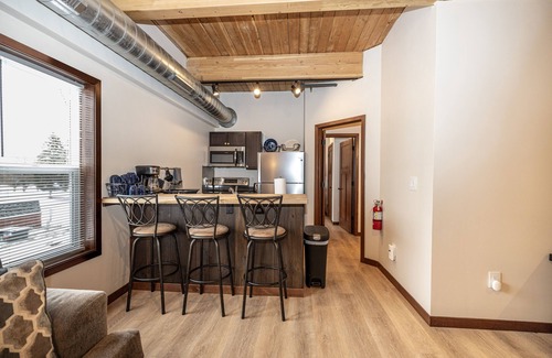 Minocqua Condo | Downtown Minocqua 3-Bedroom Condo! Sleeps up to 9!