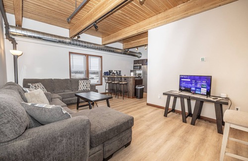 Minocqua Condo | Downtown Minocqua 3-Bedroom Condo! Sleeps up to 9!