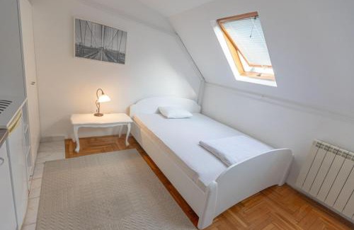 Dorcol Apartment | Downtown nest