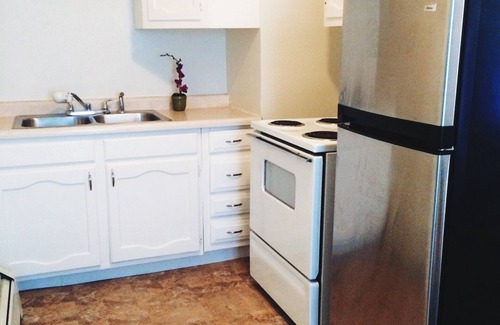 Central City House | Downtown Nice House/1 Bed/1 Bath/Close To Attractions/35 Mn To Ski Resort
