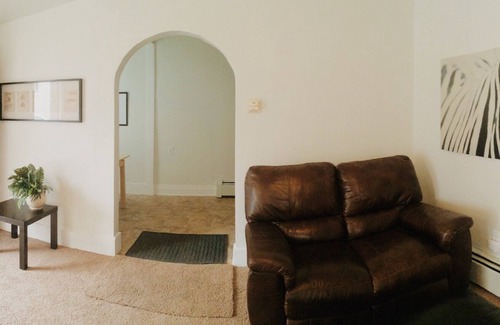 Central City House | Downtown Nice House/1 Bed/1 Bath/Close To Attractions/35 Mn To Ski Resort