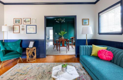 Ocean Springs House | Downtown Os Artistic Stay W Fire Pit, Game Room!