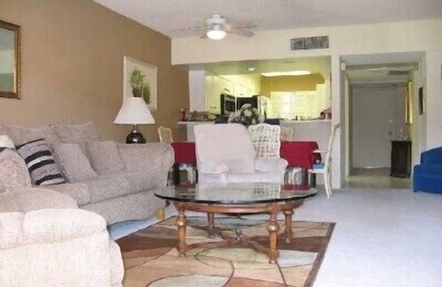 Downtown Palm Springs Condo | Downtown Palm Springs/Walk Everywhere/Free High-Speed Wi-Fi