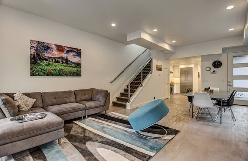 Central City House | Downtown ✦ Perfect Location ✦ Hot Tub & Sauna ✦ Garage ✦ Private Yard ✦ Pinball
