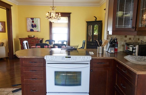 Prince Edward House | Downtown Picton with pool