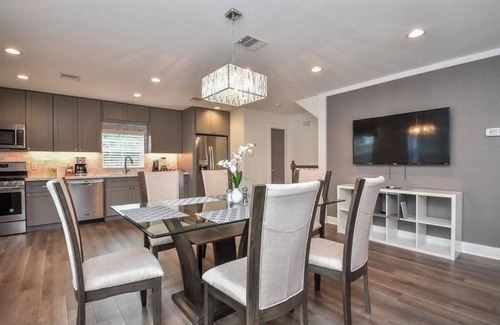 Northside House | ⟡ Downtown ⟡ Reliable WiFi ⟡ Spacious * Quiet ⟡ Get Away⟡