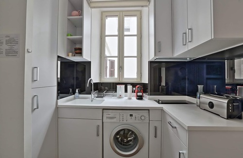 Saint-Jean-de-Luz City Center Apartment | Downtown Saint Jean de Luz ⎜Beautiful studio apartment · 20m from the beach
