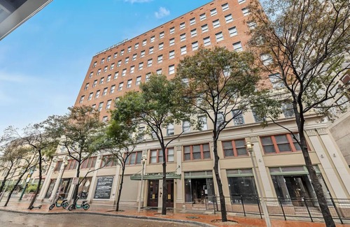 Downtown San Antonio Apartment | Downtown San Antonio Gem – Near Top Sights, River Walk & Local Cuisine | 3 Units
