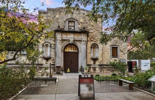 Downtown San Antonio Apartment | Downtown San Antonio Gem – Near Top Sights, River Walk & Local Cuisine | 3 Units