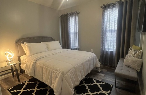 Savannah House | Downtown Savannah Bungalow