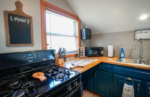 Downtown Salt Lake City House | Downtown SLC Loft by TRAX, Delta Center, Salt Palace, Temple, and Airport!