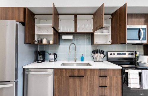 Rio Grande Apartment | Downtown SLC Luxury 1BD/1BA- Pool/HotTub 24hrGym