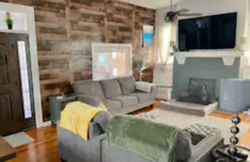 Denver Heights House | Downtown/Southtown SA Oasis