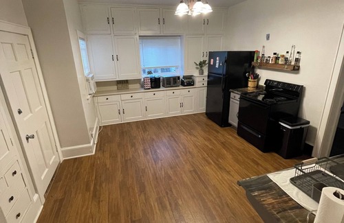 Oshkosh Apartment | Downtown spacious 3 bedroom