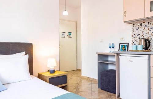 Himare Apartment | Downtown Studio - Cozy, Kitchen & Easy Access