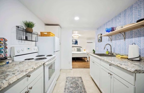 Lakeland Apartment | Downtown Studio - Family & Pets friendly