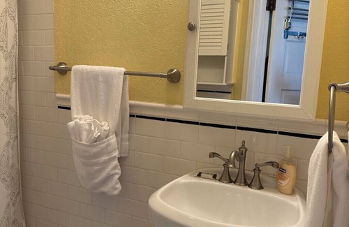 North Park Apartment | Downtown studio with easy street access