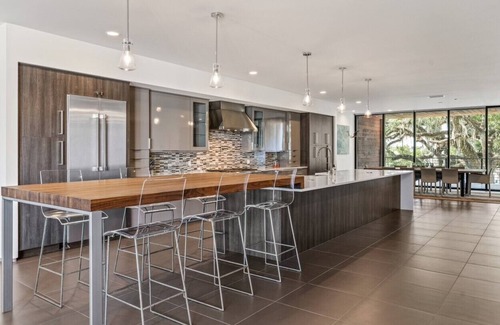 Capitol Hill House | DOWNTOWN TALLAHASSEE - MODERN & SPACIOUS PENTHOUSE