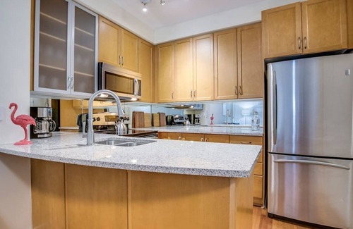 Yorkville Apartment | Downtown Toronto Chic 1 Bedroom