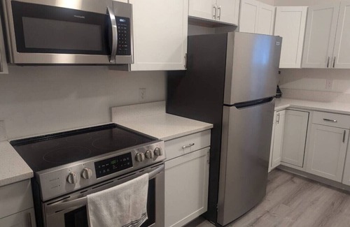 Indianapolis House | Downtown Travel Worker Getaway!
