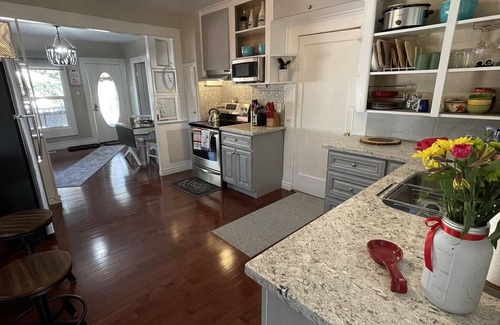 Downtown Vancouver House | Downtown Vancouver WA, Cozy and Charming Bungalow right off Main st, USA