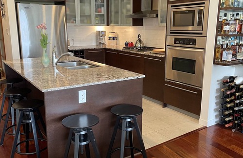 Victoria Condo | Downtown Victoria Seaside Retreat