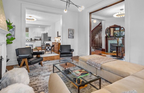 Crafton House | Downtown Victorian Mansion