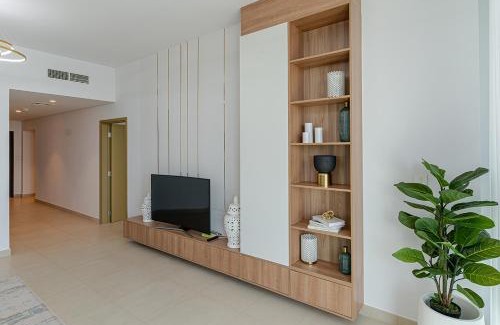 Bur Dubai Apartment | Downtown Views 4702
