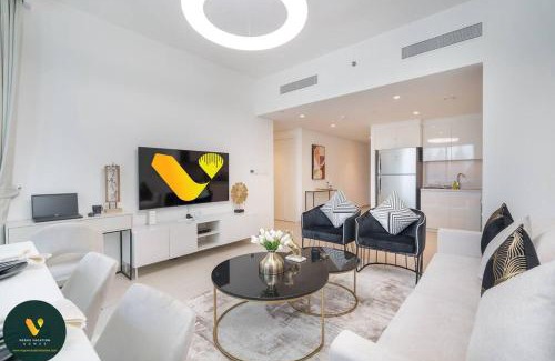 Downtown Dubai Apartment | DOWNTOWN VIEWS II - VOGUE Luxurious Two-Bedroom Apartment with Balcony and Full Burj Khalifa, Opposite Dubai Mall Skybridge