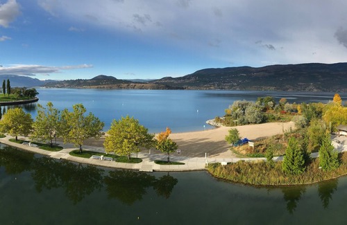 Central Okanagan Condo | Downtown Waterfront Top Floor Suite - Spectacular View - Discovery Bay